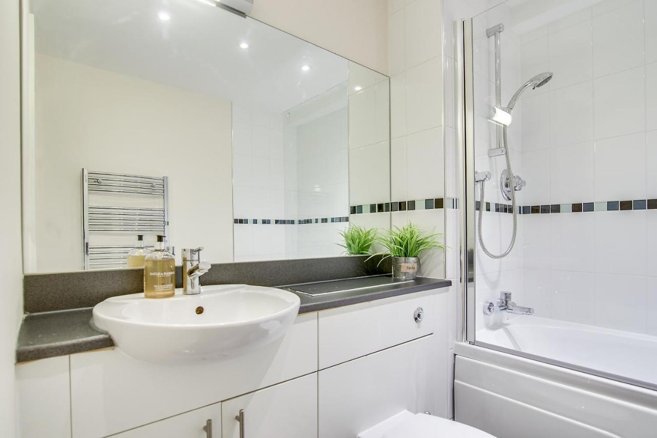 Central Granville Broad Street Apartments Birmingham Room photo